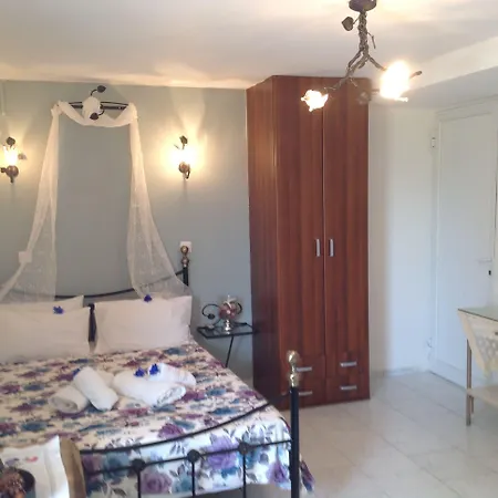 Olga Lounge Apartmanhotel Lijá